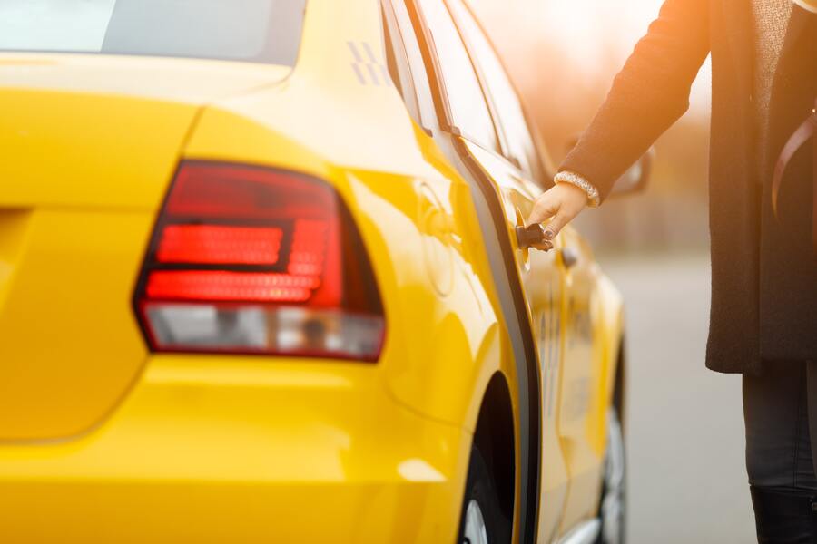 Taxi, Shuttles & Buses